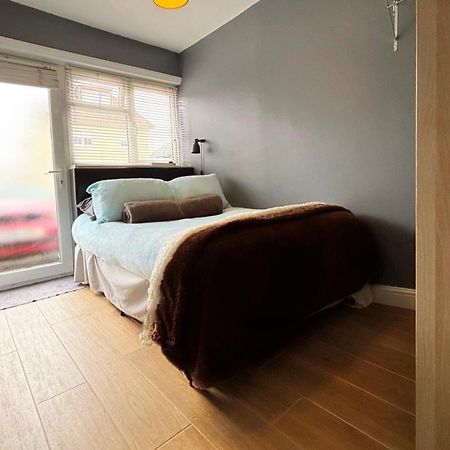 Shirley Apartments, Cozy Studio, Self Check In, 10 Min Drive To City Centre, Walking To Redbridge Train Station Southampton Exterior foto